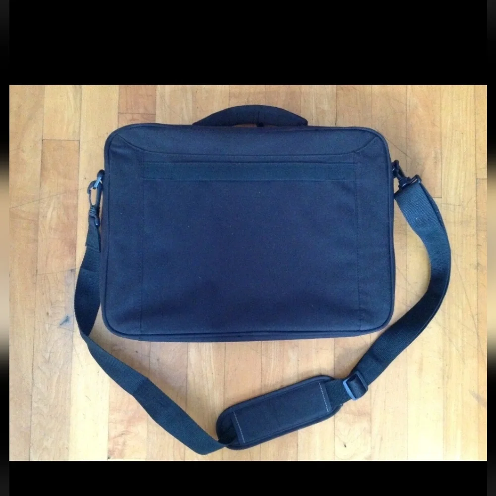 TARGUS Black Canvas Laptop Case Zippered Briefcase Messenger Bag 17 X 12